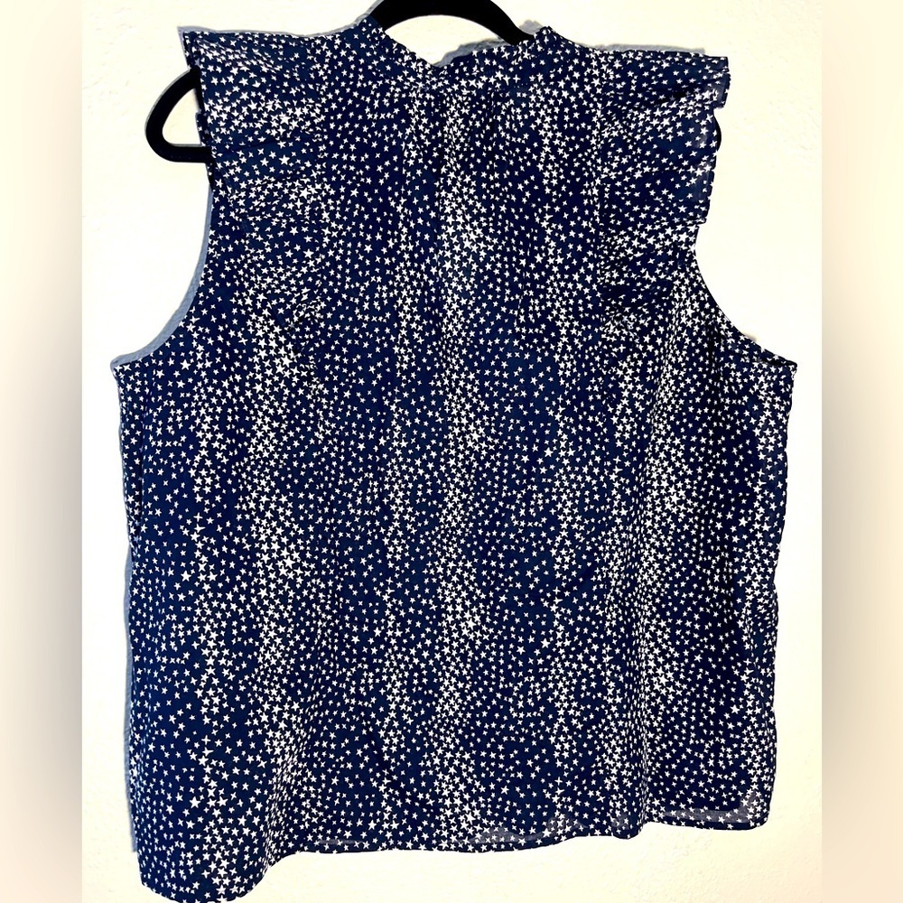 Loft Ruffle Bib Pin Tuck Button Top Ruffle Cap Sleeves Star Pattern Blue XL NWT - Picture 5 of 9